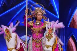 Emoura Phạm diễn Trang phục dân tộc nổi bật ở Miss Grand International