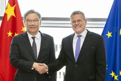 EU, Trung Quốc chuẩn bị đàm phán thương mại, Bắc Kinh cảnh báo Pháp và Đức