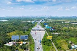 Dự án mở rộng cao tốc TP. Hồ Chí Minh - Long Thành thiếu hụt nguồn cung nhựa đường