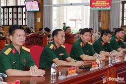 Kiểm tra nhận thức chính trị của cán bộ chủ trì, cán bộ cao cấp trong lực lượng vũ trang Quân khu 7
