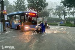 Cảnh báo mưa lớn, dông sét diễn biến phức tạp