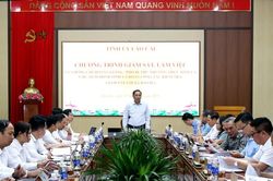Phó Bí thư Thường trực Tỉnh ủy Hoàng Giang và Đoàn công tác của tỉnh làm việc tại xã Bảo Hà