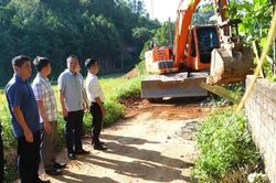 Ban Dân tộc, HĐND tỉnh khảo sát tiến độ xây dựng đường giao thông nông thôn tại Xuân Quang