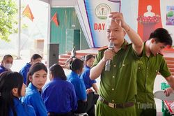 Trang bị kiến thức pháp luật cho học sinh