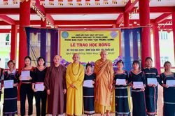 Phân ban Phật tử Dân tộc Trung ương trao 20 suất học bổng đến học sinh đồng bào dân tộc thiểu số tại Gia Lai