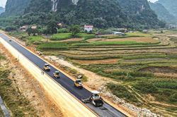 Áp lực giải ngân đầu tư công trong chặng nước rút