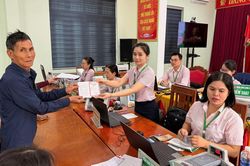 Gửi tiết kiệm, tiếp thêm nguồn vốn cho người nghèo