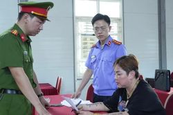 Khởi tố Tiktoker 'Thảo Ràn Ri Mộc Châu' cho vay theo kiểu tín dụng đen