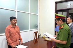 Nợ nần do bài bạc, tài xế mang xe ông chủ đi bán