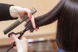 Bí quyết giữ tóc dài khỏe nhờ tỉa ngọn định kỳ