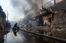 Nga tấn công quy mô lớn, Kiev rung chuyển