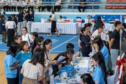 Tạo sinh kế bền vững cho người yếu thế