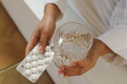 4 loại đồ uống không nên dùng để uống thuốc