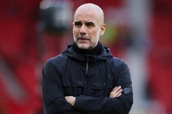 Guardiola trở lại Man City giữa tâm bão