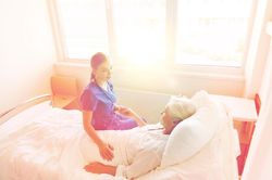 Thế giới sinh tử qua mắt một nữ điều dưỡng