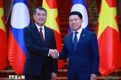 Lễ đón Thủ tướng Lê Minh Hưng thăm chính thức CHDCND Lào
