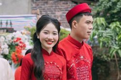 Màn rước dâu 'thần tốc' của cặp đôi nhà cách nhau 4 m