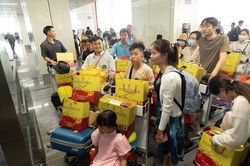 Hơn 2.500 vé tàu, vé máy bay khứ hồi tặng người lao động về quê đón Tết