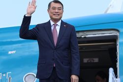 Thủ tướng Lê Minh Hưng lên đường thăm chính thức Lào và Campuchia