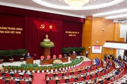[Ảnh] Bế mạc Hội nghị lần thứ tư Ban Chấp hành Trung ương Đảng khóa XIV