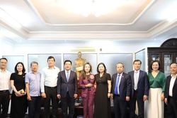 Phó Chủ tịch Quốc hội Nguyễn Hồng Diên thăm, làm việc với Đại sứ quán Việt Nam tại Tanzania