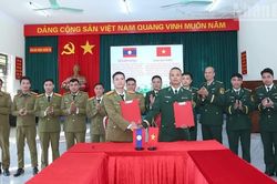 Các trạm biên phòng Việt Nam-Lào ký kết nghĩa