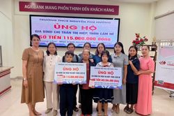 Trao gần 600 triệu đồng hỗ trợ 2 học sinh có hoàn cảnh khó khăn