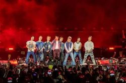 Stray Kids 'công phá' rạp chiếu phim toàn thế giới