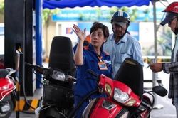 Giá dầu diesel giảm gần 600 đồng/lít, xăng tiếp tục tăng