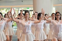 53 nhan sắc Hoa hậu Việt Nam tập đều tăm tắp