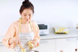 6 sai lầm trong gian bếp biến bữa ăn thành 'ổ bệnh'