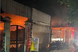 Nhân chứng vụ cháy tiệm sửa xe máy khiến 2 người tử vong: 'Tôi gọi 3 cuộc điện thoại không ai nghe máy'