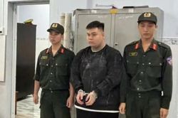 Vay tiền không trả còn mua súng bắn chủ nợ 3 phát đạn