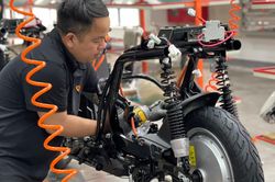 Vì sao xe mới mua phải chạy rốt đa, xe điện có cần làm điều này không?