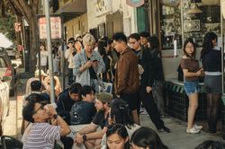 Món ăn vỉa hè Việt gây sốt ở Mỹ, khách Tây xếp hàng vài tiếng chờ thưởng thức
