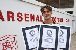 Cầu thủ Arsenal được vinh danh 3 kỷ lục Guinness
