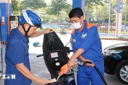 Giá xăng lên ngưỡng 28.254 đồng, dầu diesel giảm còn 29.128 đồng mỗi lít