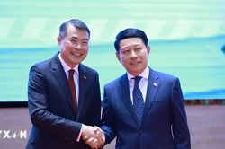 Hai thủ tướng Việt Nam và Lào đồng chủ trì Hội nghị Xúc tiến đầu tư Việt Nam-Lào
