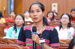 Phụ nữ dân tộc thiểu số thay đổi nếp nghĩ, cách làm để thoát nghèo bền vững