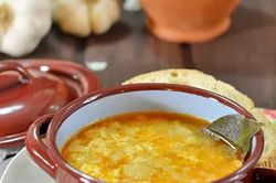 Súp tỏi Sopa de ajo Tây Ban Nha - món ăn nóng hổi cho những ngày mưa