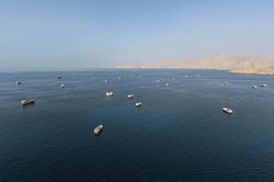 Iran, Mỹ tuyên bố trái ngược về kiểm soát Hormuz