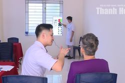 Gần 200 người được khám sàng lọc các bệnh về mắt