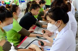 Hợp tác đưa dịch vụ y tế đến gần hơn với lao động nữ di cư