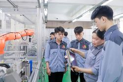 Sắp xếp trường nghề gắn với thị trường lao động
