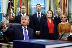 Reuters: Nhiều ứng cử viên Cộng hòa tạo khoảng cách với Tổng thống Donald Trump trước bầu cử giữa nhiệm kỳ