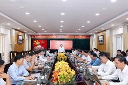Đồng chí Phó Chủ tịch Thường trực UBND tỉnh làm việc với các xã khu vực Vân Hồ