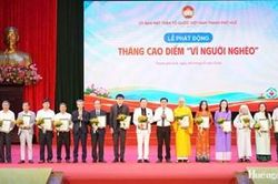Phát động Tháng cao điểm 'Vì người nghèo', tiếp nhận số tiền hơn 17 tỷ đồng