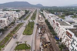 Toàn cảnh đại công trường đường 10 làn xe, tuyến tàu điện nhẹ đón APEC 2027 ở Phú Quốc