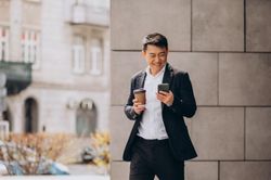 Tiền bạc cũng có 'linh hồn': Càng hào phóng 3 điều này, càng dễ đón lộc