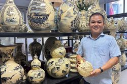 Nghệ nhân ưu tú Đào Việt Bình tâm huyết giữ nghề gốm Kim Lan